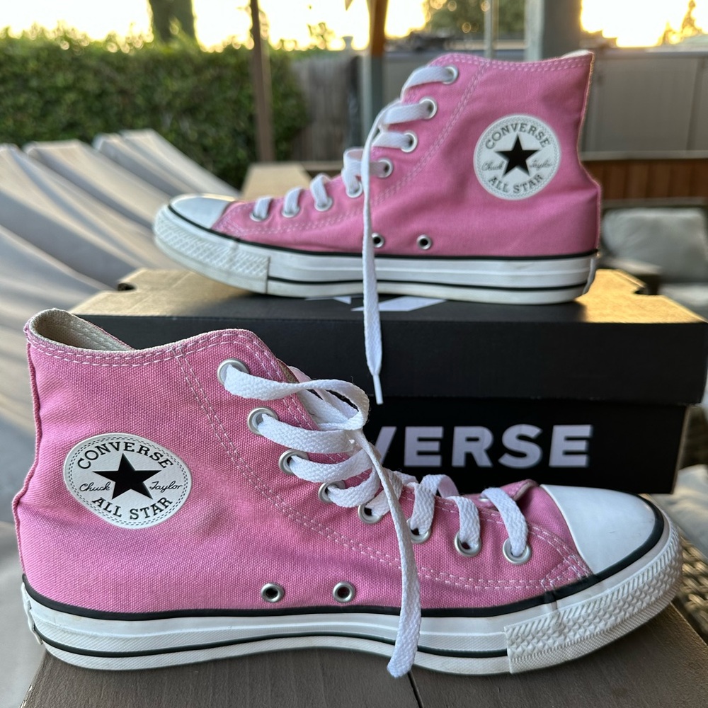 Pink high top Converse size 9.5 women’s